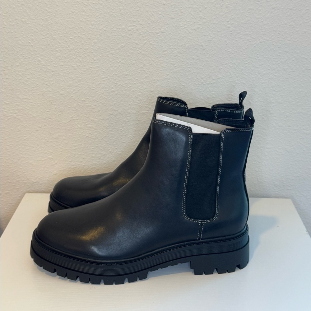 Marc Fisher size 10.5 black boots